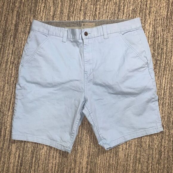 Charles and a Half‎ Men's Size 36 Light Blue Bermuda Style Flat Front Shorts - Picture 1 of 6